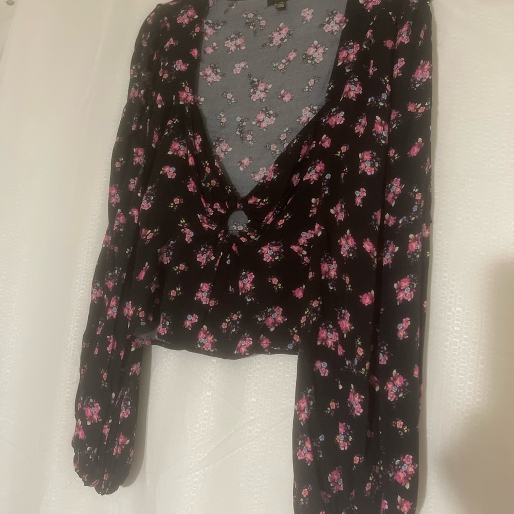 Long sleeve crop top